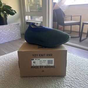 NWT adidas Yeezy Knit RNR - Faded Azure - Size 6.5